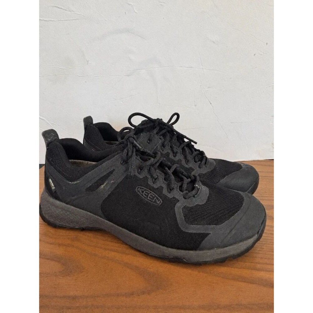 Keen men’s hiking shoes black size 11.5